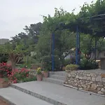ゲストハウス Mylos Garden Livadi