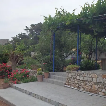 ゲストハウス Mylos Garden Livadi